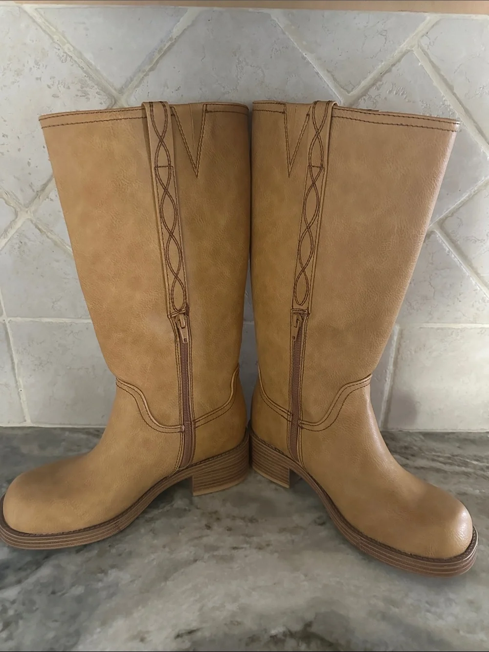 Women's Tall Riding Boot Size 7